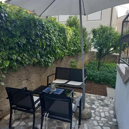 Ernesta Apartment *