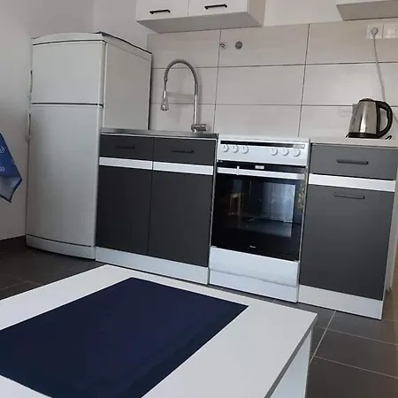 Apartment Ernesta Selce